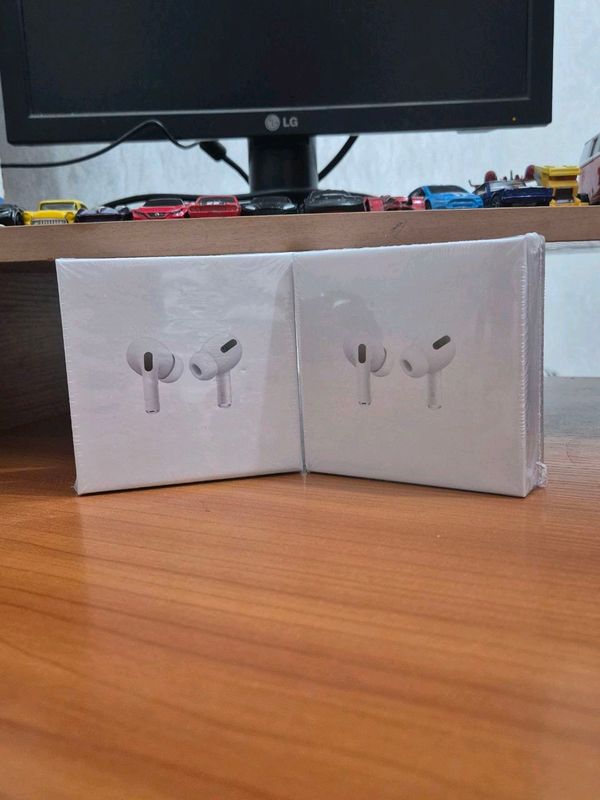 Продаются airpods новые запакованые Продаются airpods новые запакованые
