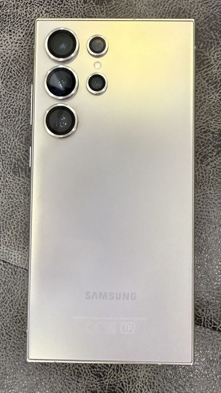 Samsung S24 Ultra Sotiladi xotirasi 256 gb Samsung S24 Ultra Sotiladi xotirasi 256 gb