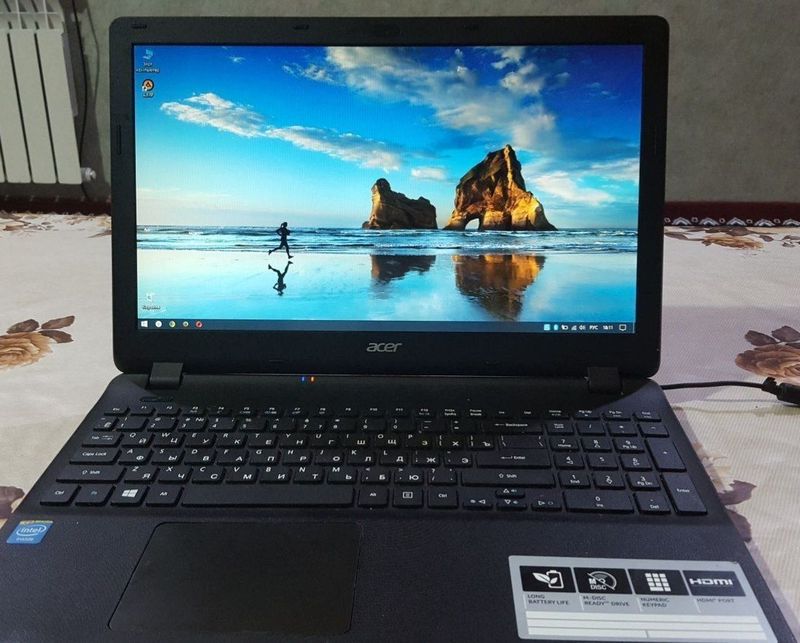 Ноутбук Acer aspire ES1-512-C7GY Sostayaniyasi yaxshi, hamma joyi ush