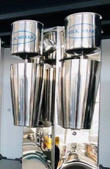kokteyl aparat . kokteyl aparat .