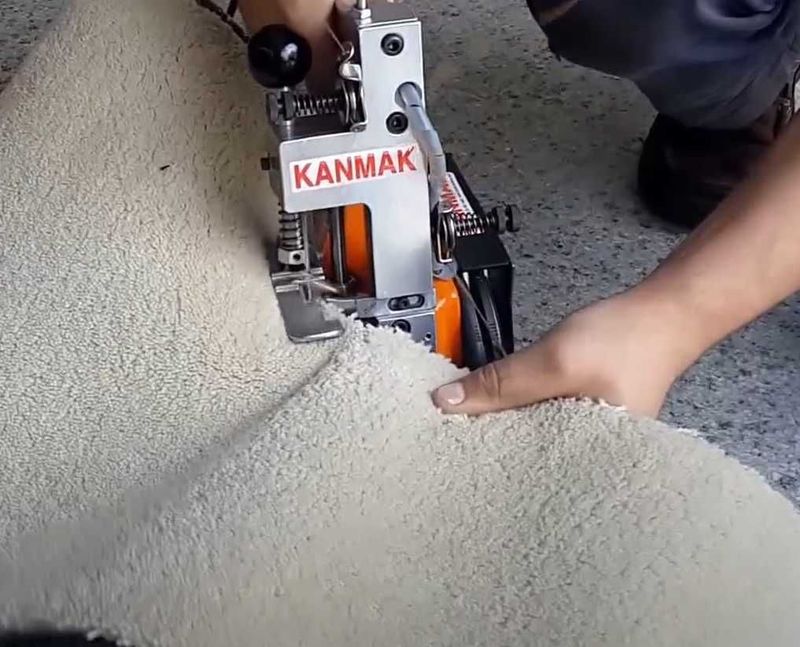 Gilam kesib tikish