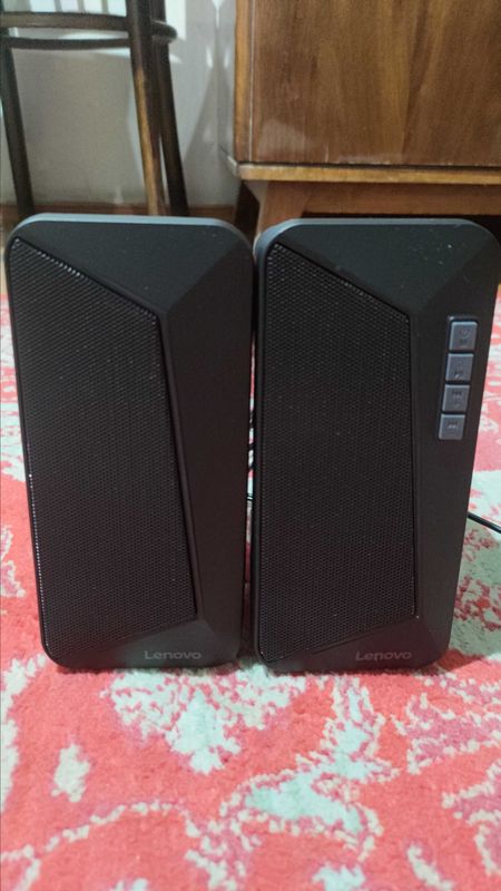 Продаются новые колонки Lenovo Продаются новые колонки Lenovo