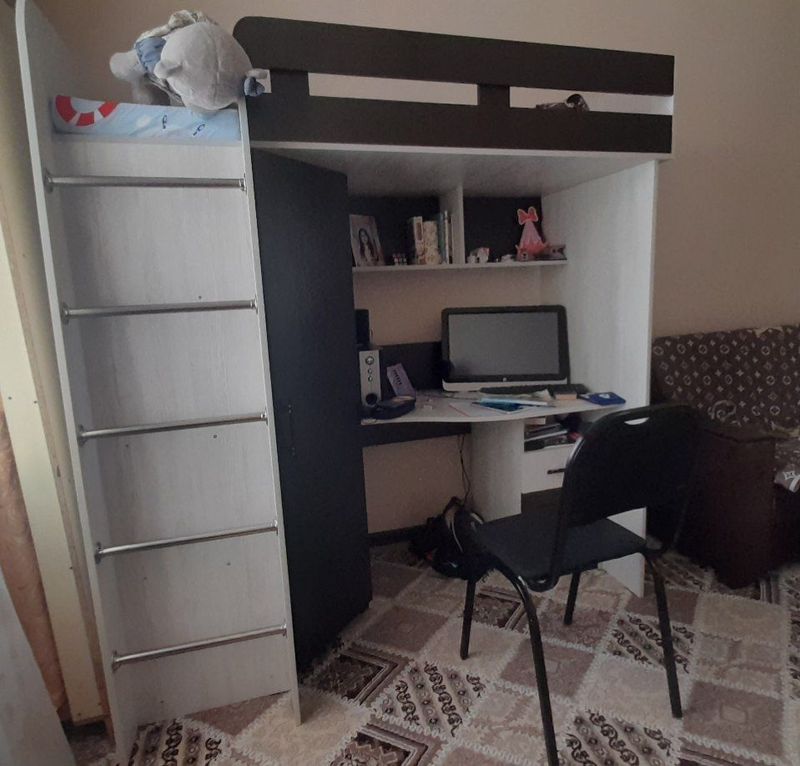 Кровать чердак. 3 в 1 (шкаф, стол и кровать) Кровать чердак. 3 в 1 (шкаф, стол и кровать)