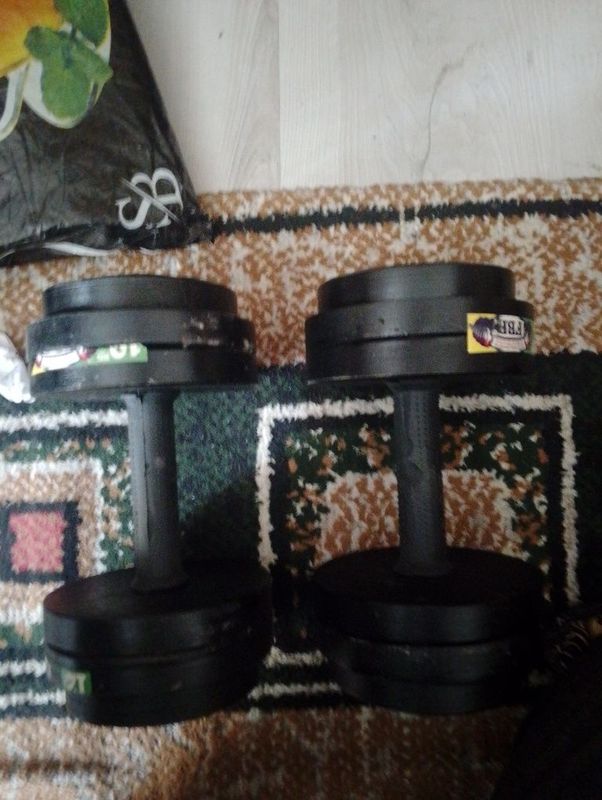 Gantel sotiladi 12 kg juft Gantel sotiladi 12 kg juft