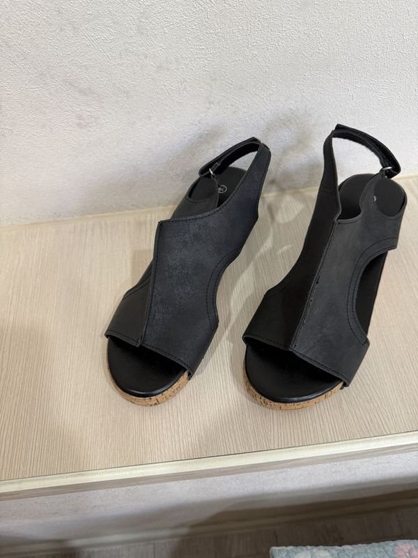 Продам шлепки, эко кожа Продам шлепки, эко кожа