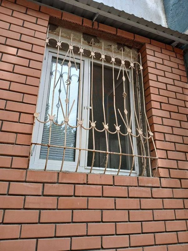 Решётки на окна б/у. Решётки на окна б/у.