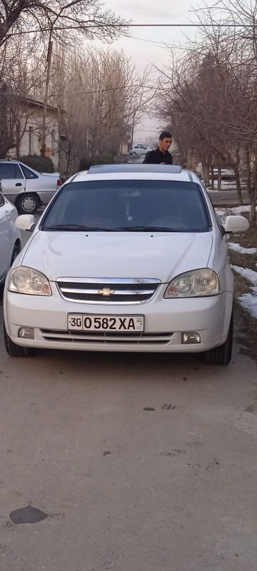 Lasetti sotiladi 1.8 aftamat matorga garantiya Lasetti sotiladi 1.8 aftamat matorga garantiya