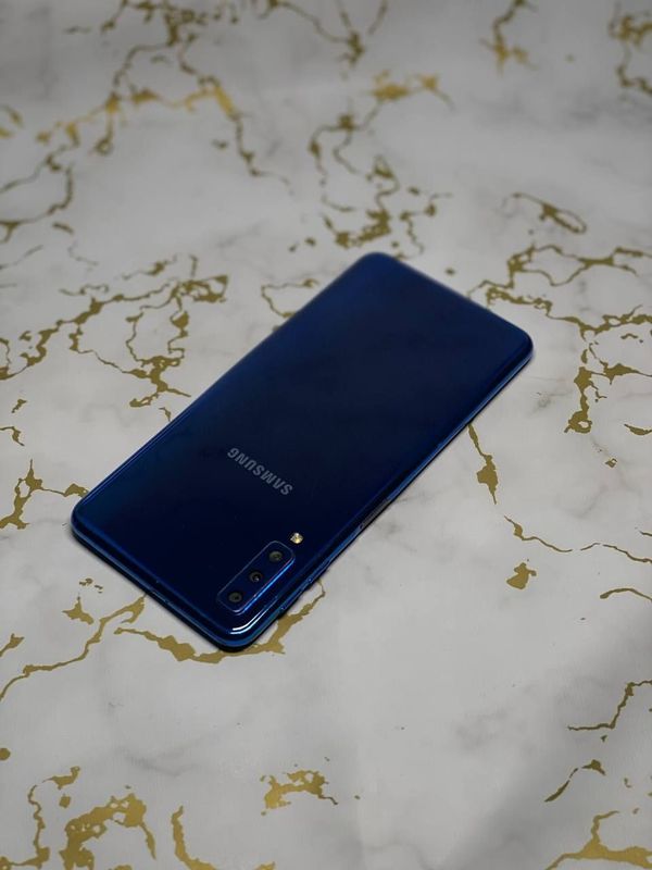 Samsung Gallaxy A7 18 sotiladi 64Gb Samsung Gallaxy A7 18 sotiladi 64Gb