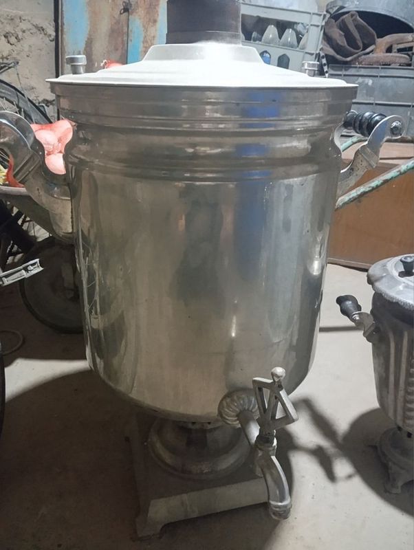 Samavor sotiladi 2 ta bor 1 ta kota 1 ta kichkina Samavor sotiladi 2 ta bor 1 ta kota 1 ta kichkina
