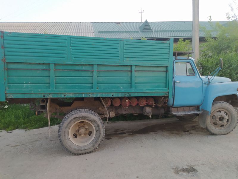 Gaz 53 samasval holati yaxshi balonlari yangi mator qilingan Gaz 53 samasval holati yaxshi balonlari yangi mator qilingan