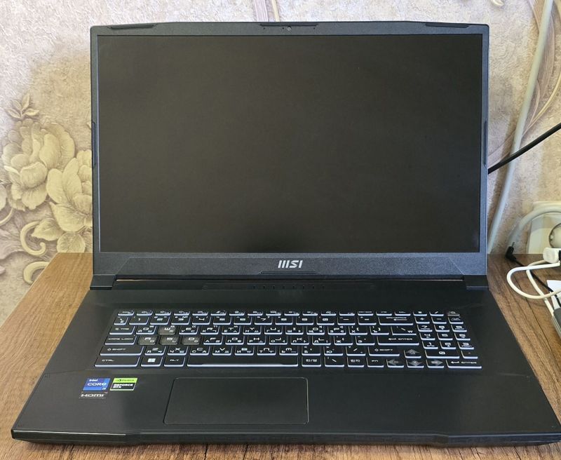 MSI Katana 17 b12vek Core i7 12650h MSI Katana 17 b12vek Core i7 12650h