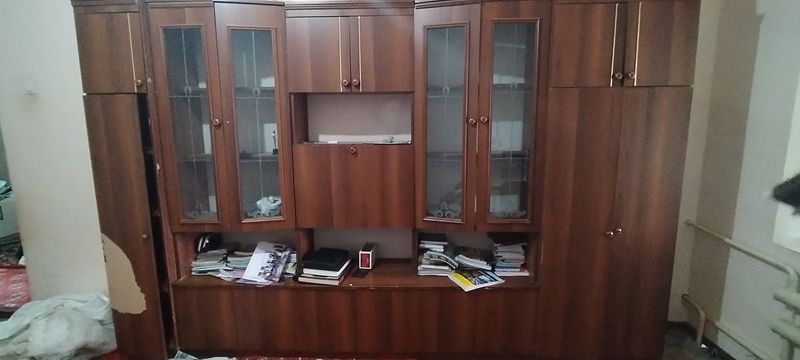 Стенка сотилади. Стенка сотилади.