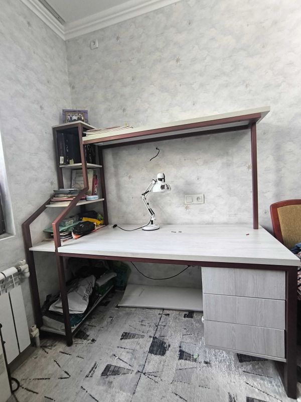 Продаю компьютер стол Продаю компьютер стол