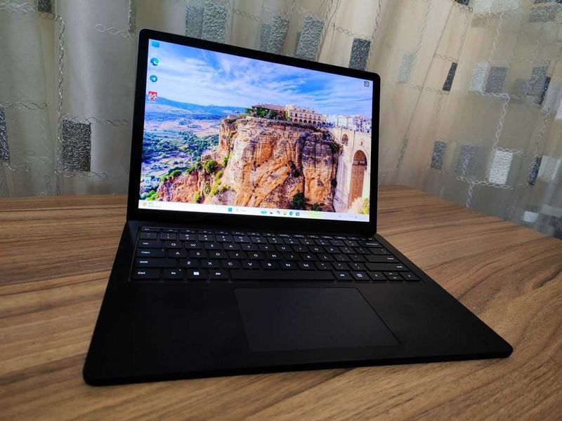 Microsoft Surface Laptop 5