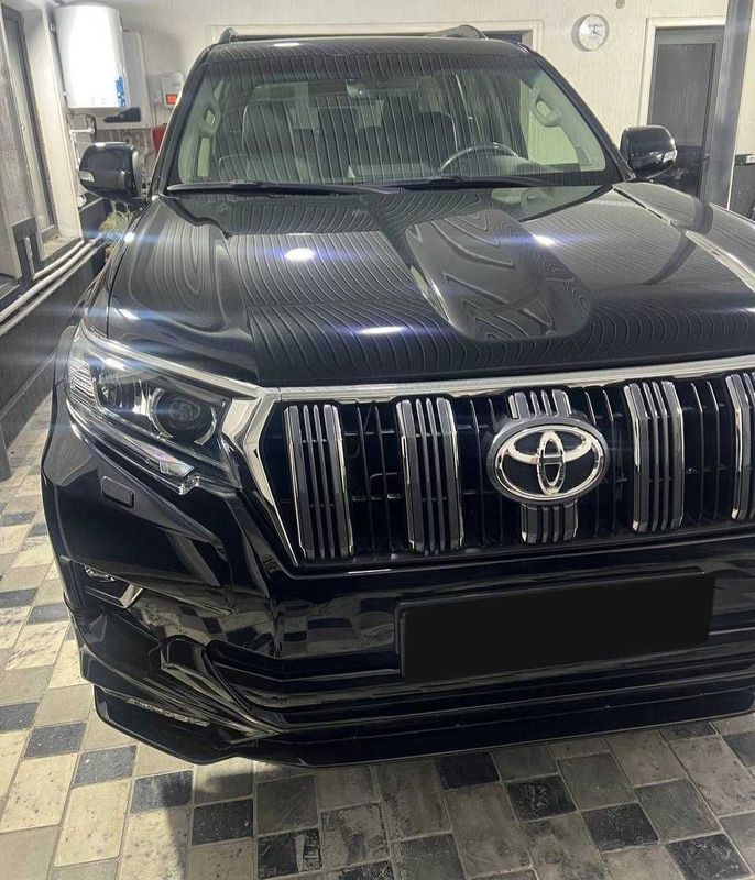 Toyota Land Cruiser Prado VX 150 год 2019