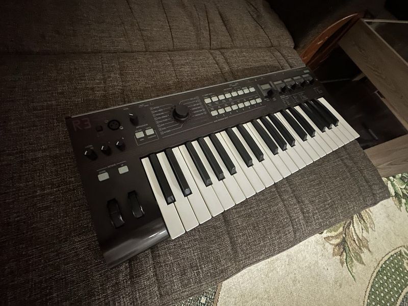 KORG R3 Синтезатор/Вокодер