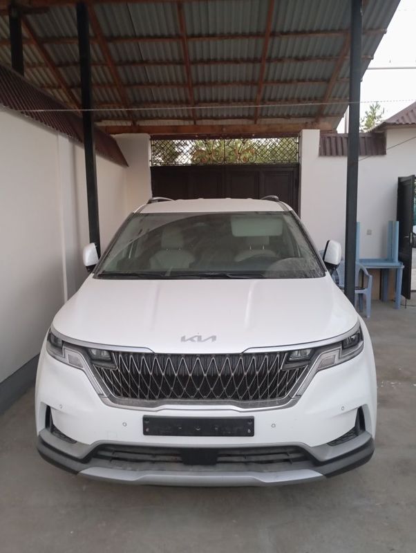 Kia carnival sotiladi Kia carnival sotiladi
