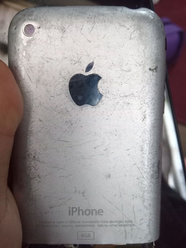 iPhone 2G 8GB ishlamidi orginlai kolleksiya uchn iPhone 2G 8GB ishlamidi orginlai kolleksiya uchn
