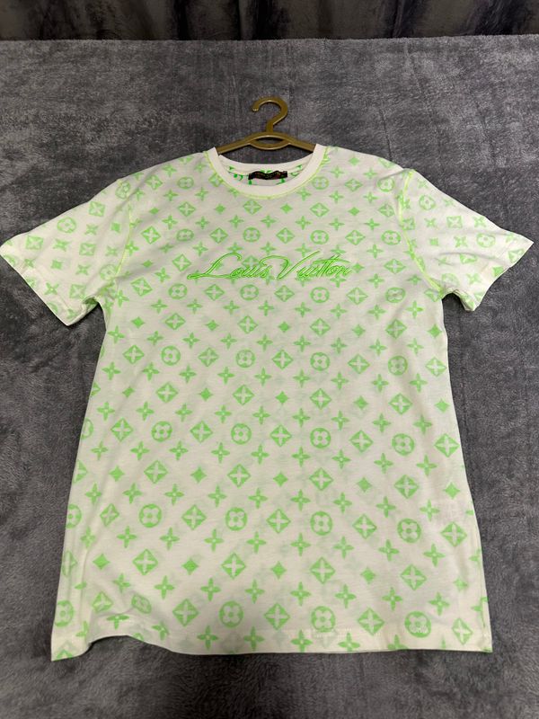 Футболка Louis Vuitton Size M, L Футболка Louis Vuitton Size M, L