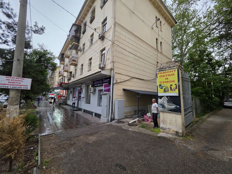 Сдаётся в аренду цокольный этаж под любой бизнес в доль дороге Сдаётся в аренду цокольный этаж под любой бизнес в доль дороге