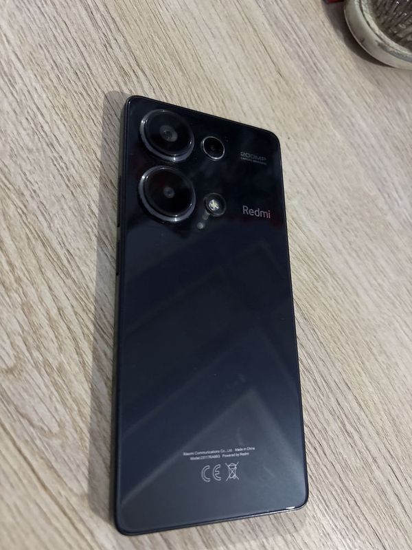Redmi note 13 pro . 200MP . 8+8 RAM . 256GB Xotira . Holati ideal Redmi note 13 pro . 200MP . 8+8 RAM . 256GB Xotira . Holati ideal