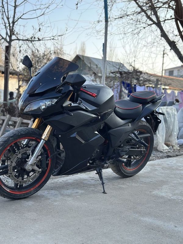 Мотоцикл 200 куб