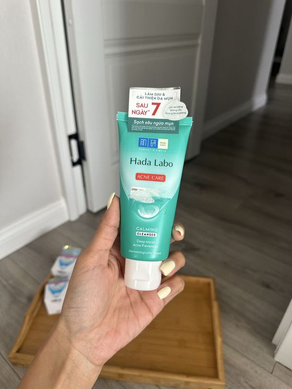 Hada Labo Acne Care Calming Cleanser