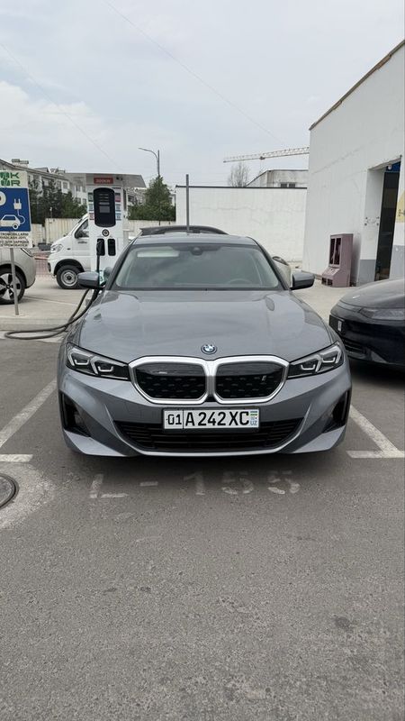 BMW I3 35L 2023 yil BMW I3 35L 2023 yil
