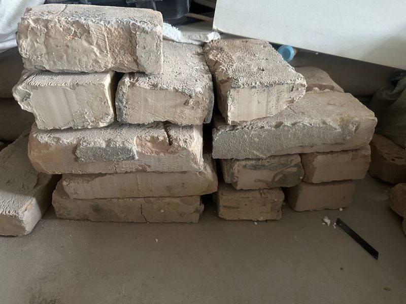 Кирпич за бесплатно, гишт Кирпич за бесплатно, гишт
