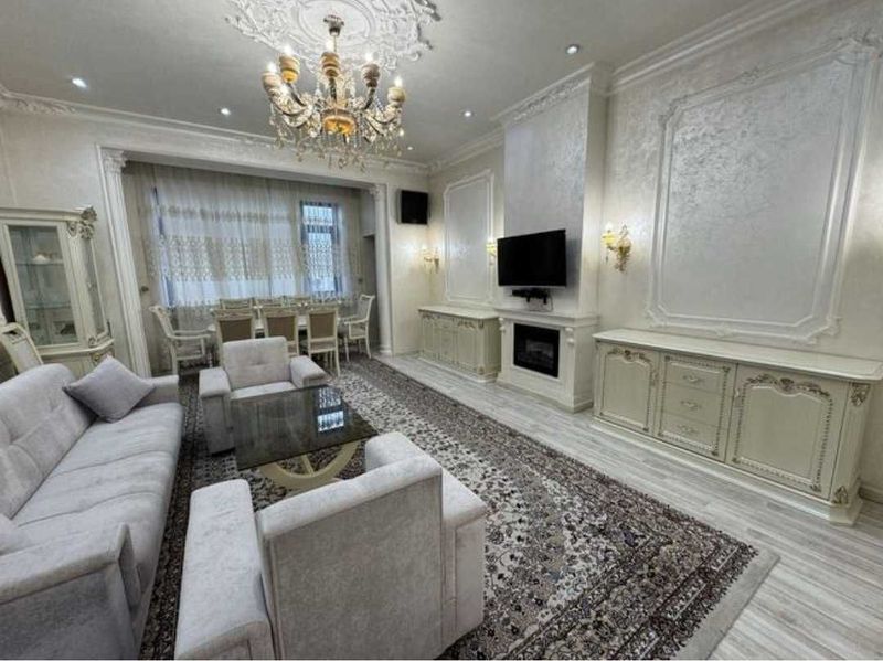 Novomoskovskiy resident 3 room euro new building