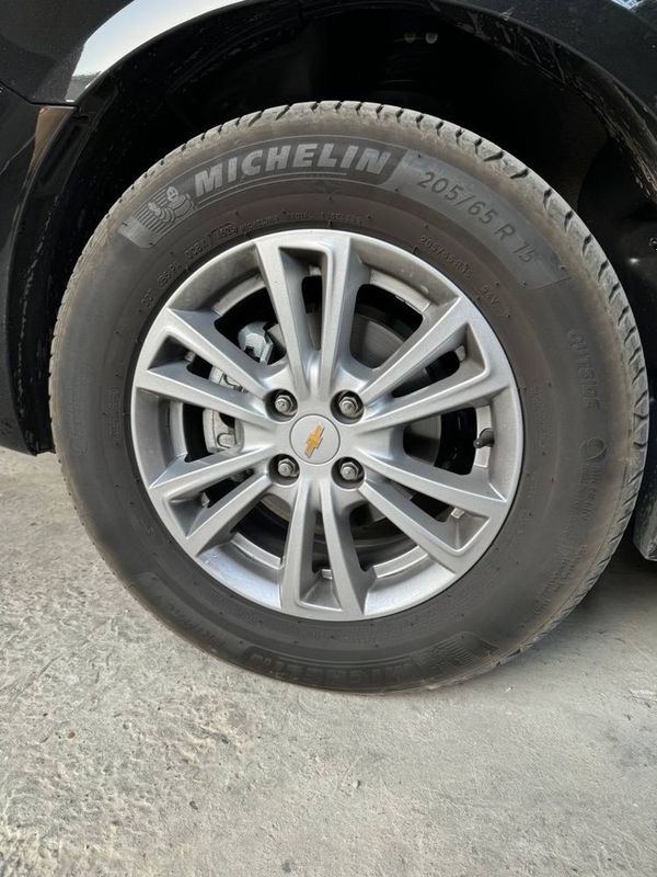 Шины Michelin 205 65 r15 пробег 8000км