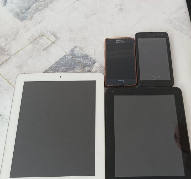 Telefonlar zapchastga sotiladi