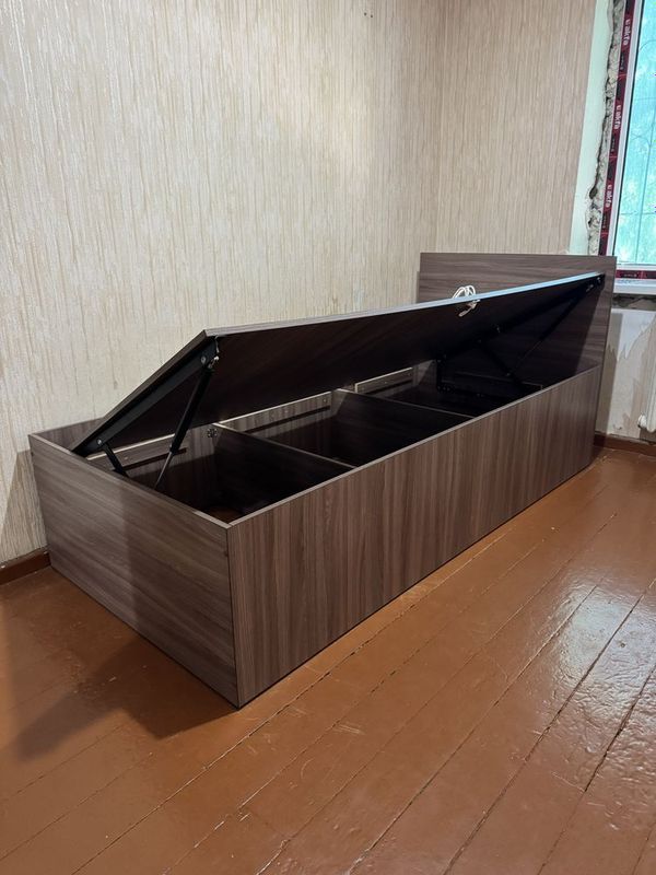 Продается кровать в отличном состояние Продается кровать в отличном состояние