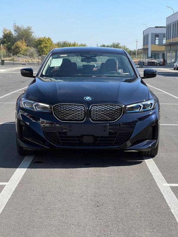 BMW i3 40L NIGHT SPORT 2025 yil BMW i3 40L NIGHT SPORT 2025 yil