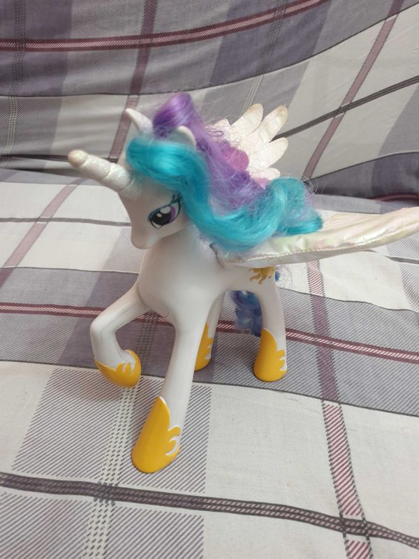 Продам игрушку my little pony принцесса селестия