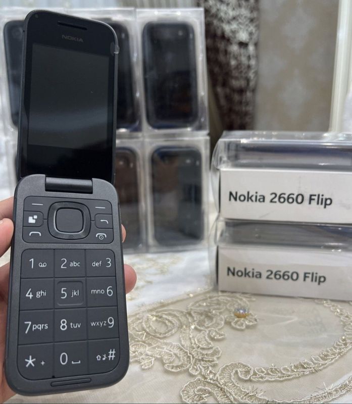 Yangi tugmali telefon Nokia 2660 Flip (raskladushka) original Top Yangi tugmali telefon Nokia 2660 Flip (raskladushka) original Top