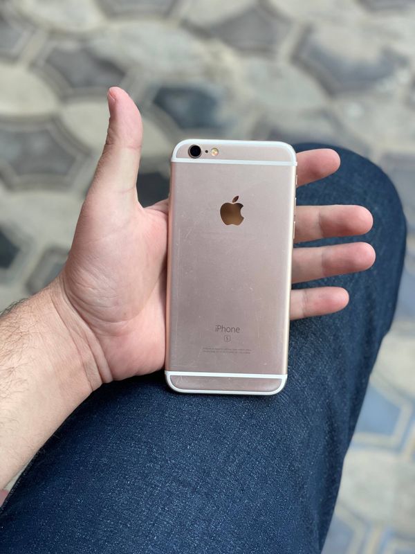 iPhpne 6S Rose Gold 16GB