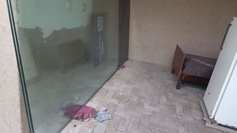 Продаются колёсное стекло с толщиной 1см, длина 347см, ширина 161. Продаются колёсное стекло с толщиной 1см, длина 347см, ширина 161.