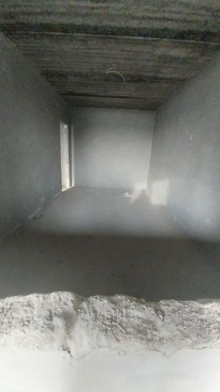 1 xona karobka uyimiz sotiladi yahshi narxda 2 xona qilsa buladi