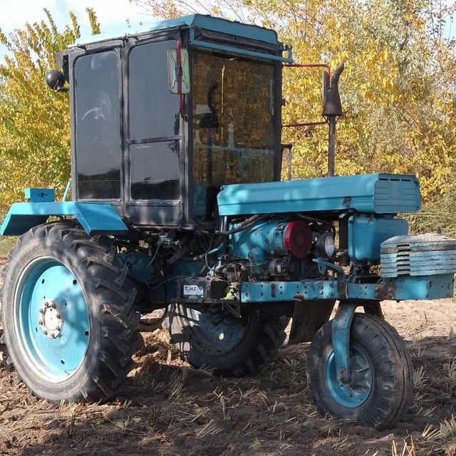 Traktor satiladi Traktor satiladi