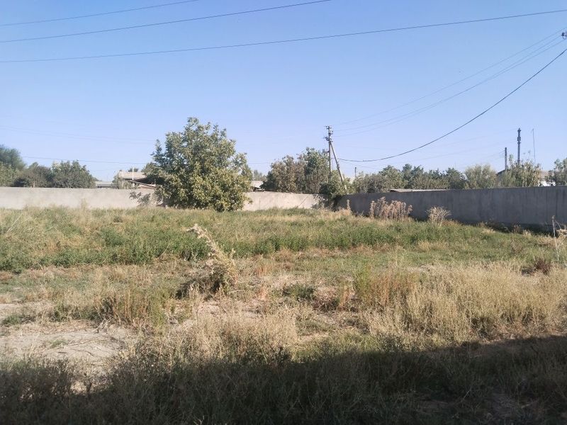 SROCHNI Quruq yer sotiladi fasat 45m tarsavoyda 18.5 sotuv 3.5 sotuv