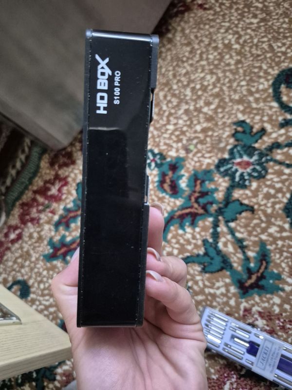 HD box тюнер для ТВ состояние хорошее. HD box тюнер для ТВ состояние хорошее.
