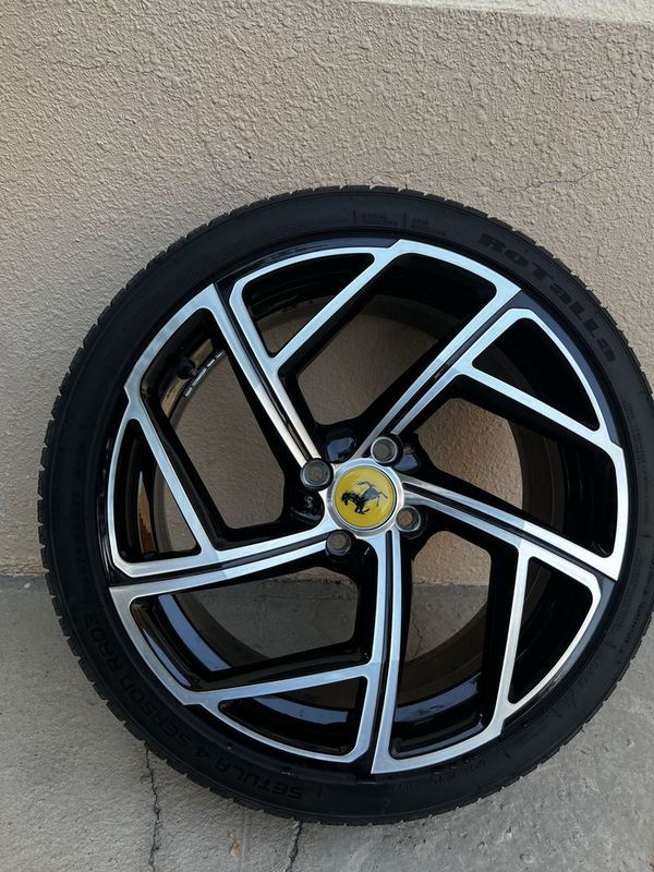 Kovani Bentley Bacalar R17 va Balon RATOLLA 205/40/17R bilan