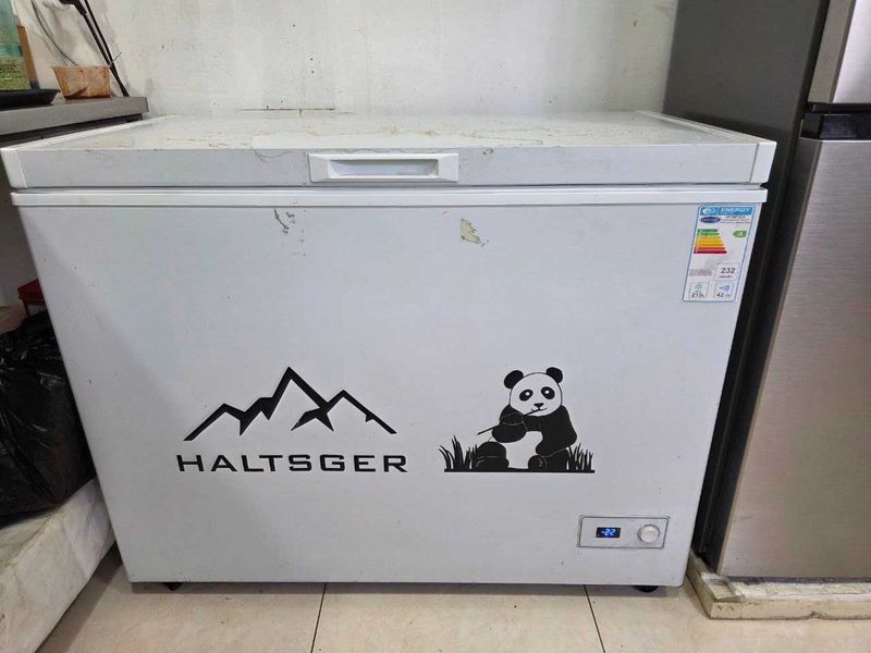 Продается морозилка Haltsger Продается морозилка Haltsger