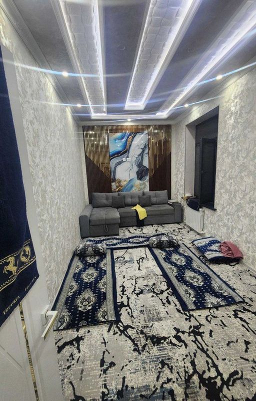 Мирзо Улугбек метро якинида 3 хонали квартира арендага берилади