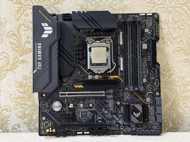 ASUS Tuf Gaming B560M-PLUS + Intel® Core™ i5-10400F ASUS Tuf Gaming B560M-PLUS + Intel® Core™ i5-10400F