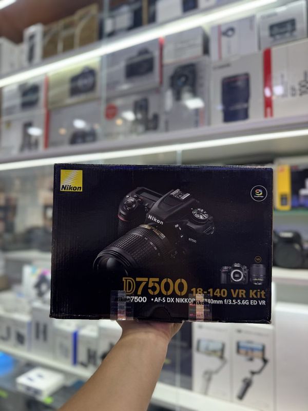 Nikon D**************VR Kit
