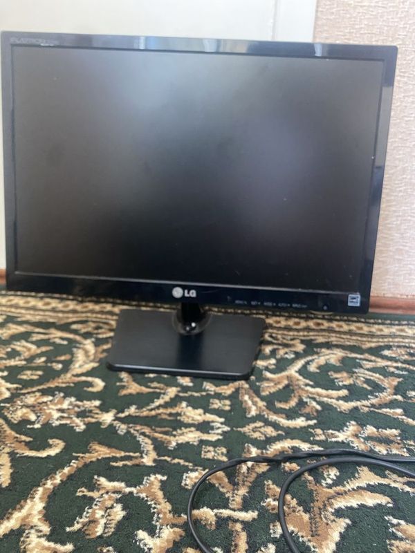 Монитор LG 19 dyum Монитор LG 19 dyum