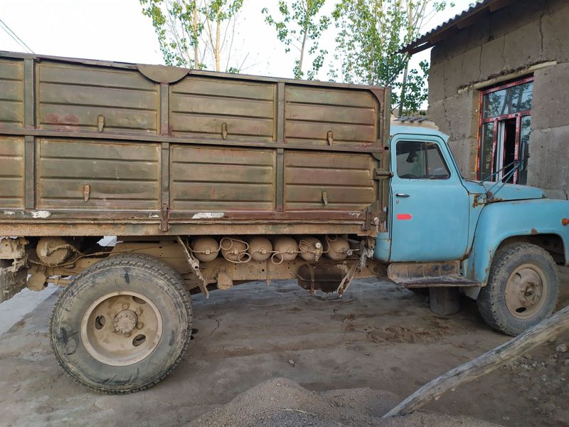 Gaz 53 somasval sotiladi