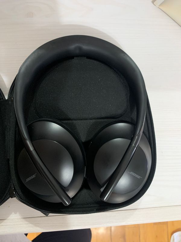 Продаю Bose 700 Продаю Bose 700